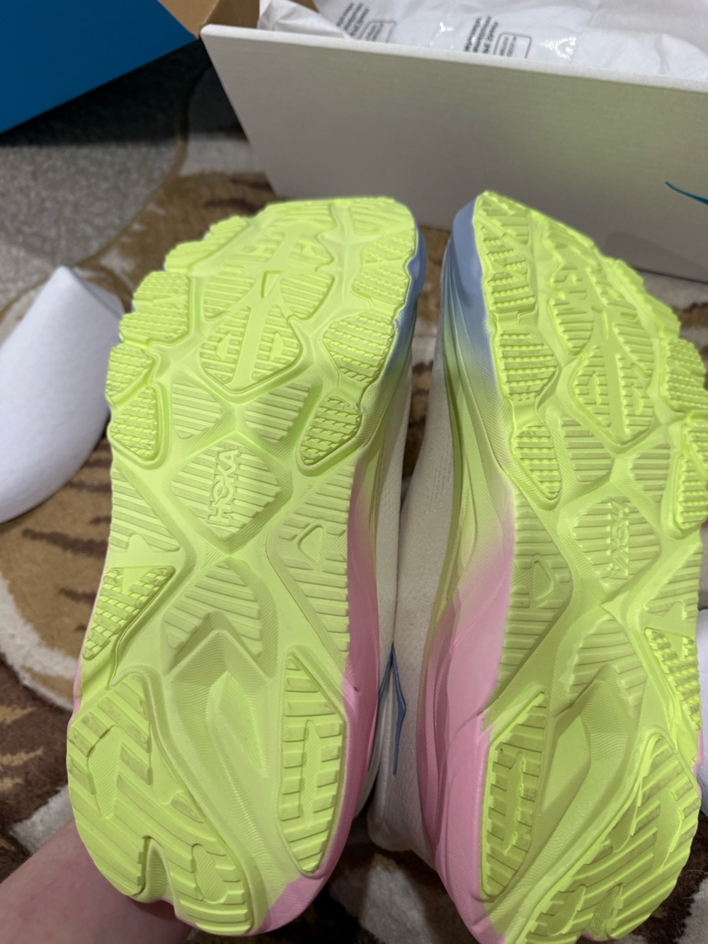 women's HOKA Arahi 8 stability sneakers size 10 vibrant alabaster and tangerine - Picture 5 of 9